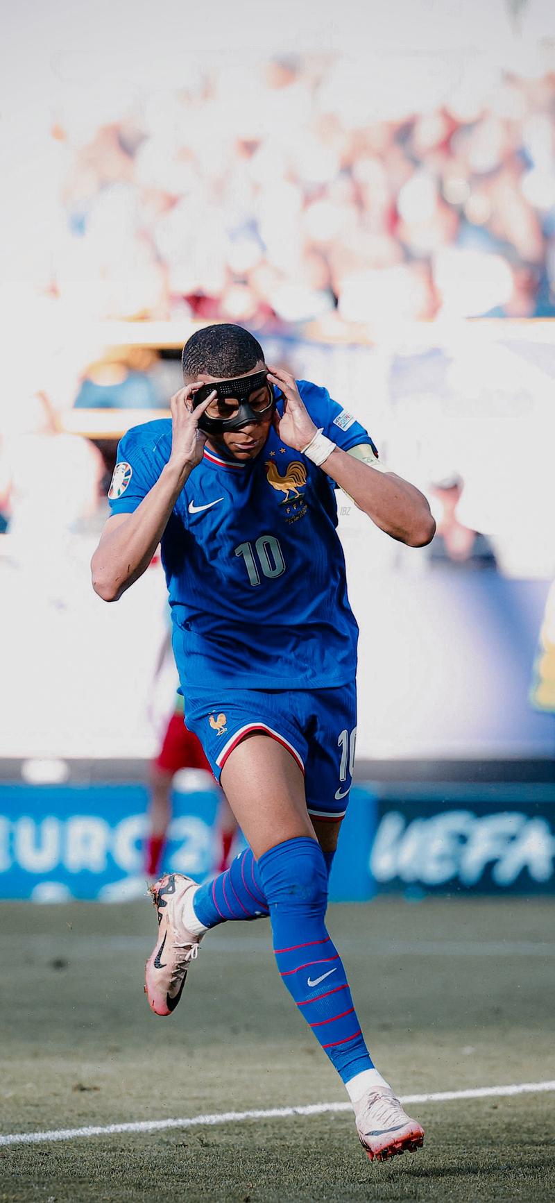 意媒：邓弗里斯的经纪人已换为巴拉特，为转会英超豪门做准备（意媒：邓弗里斯已更换经纪人巴拉特，或为转投英超豪门铺路）