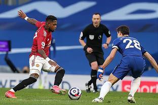 邓卓翔：球员状态并不让人满意，技战术也没有可圈可点的地方（邓卓翔：队员状态不尽如人意，战术无亮点可言）