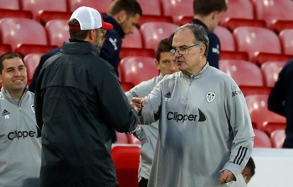 王一博转场流畅自如，硬核运动无缝切换虚拟世界（王一博切换自如，硬核运动无缝融入虚拟世界）