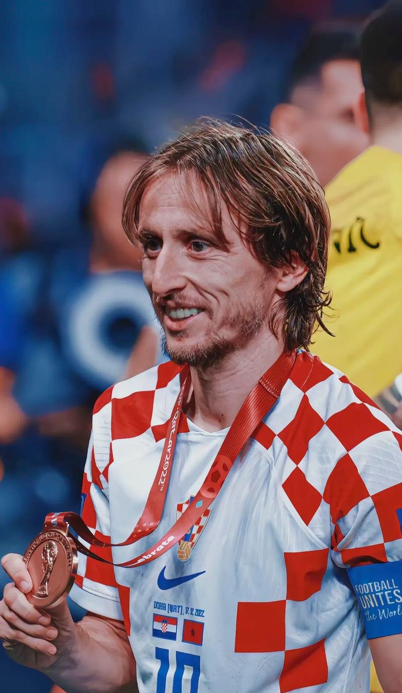 马奎尔和德里赫特确定无缘曼联的下一场比赛。（马奎尔、德里赫特确认缺席曼联下一战）