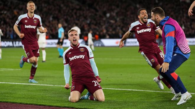 欧冠淘汰赛前瞻：拜仁客战巴黎,（欧冠淘汰赛前瞻：拜仁客场对阵巴黎圣日耳曼）