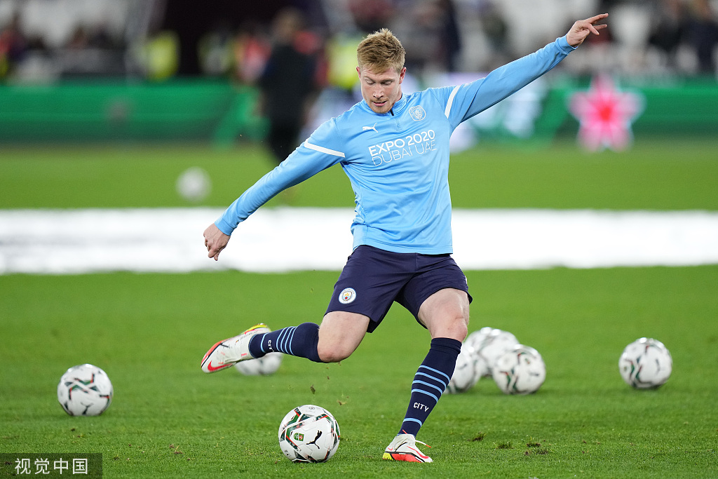 世体：阿隆索回归获利物浦球迷热烈欢迎，阿诺德却遭嘘声相待（世体：阿隆索归来获红军拥趸热烈致意，阿诺德反遭嘘声）