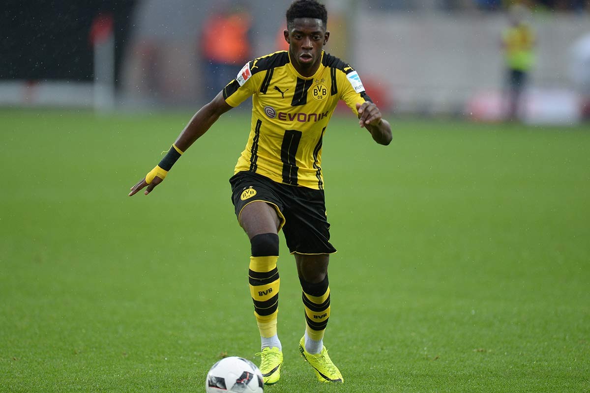 博努奇：小基耶萨可能踢附加赛；球员明白穿意大利球衣的责任（博努奇称小基耶萨有望出战附加赛，蓝衣军团球员深知责任）